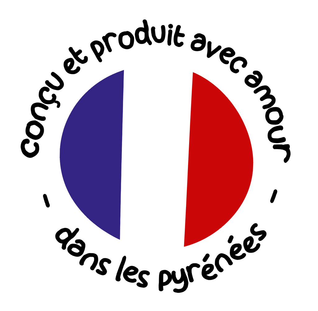 logo kit papercraft conçu et produit avec amour dans les Pyrénées